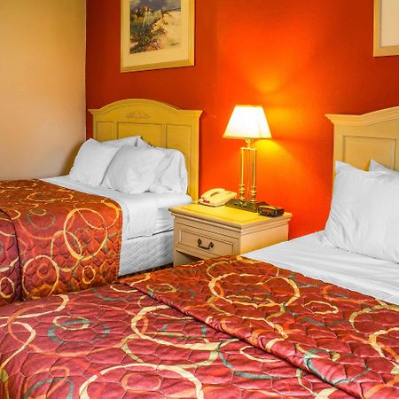 Econo Lodge Inn & Suites Walnut Exterior photo