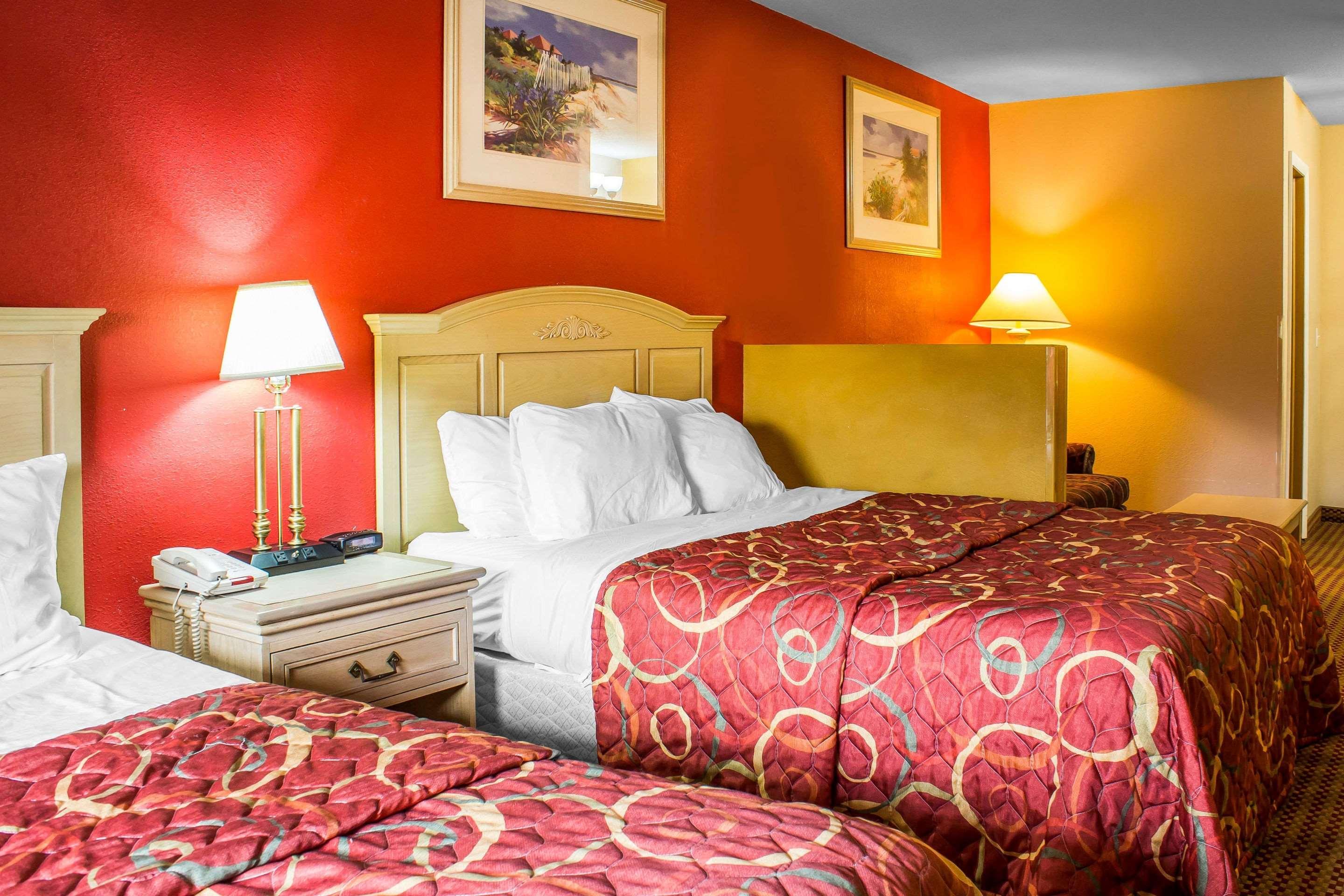 Econo Lodge Inn & Suites Walnut Exterior photo