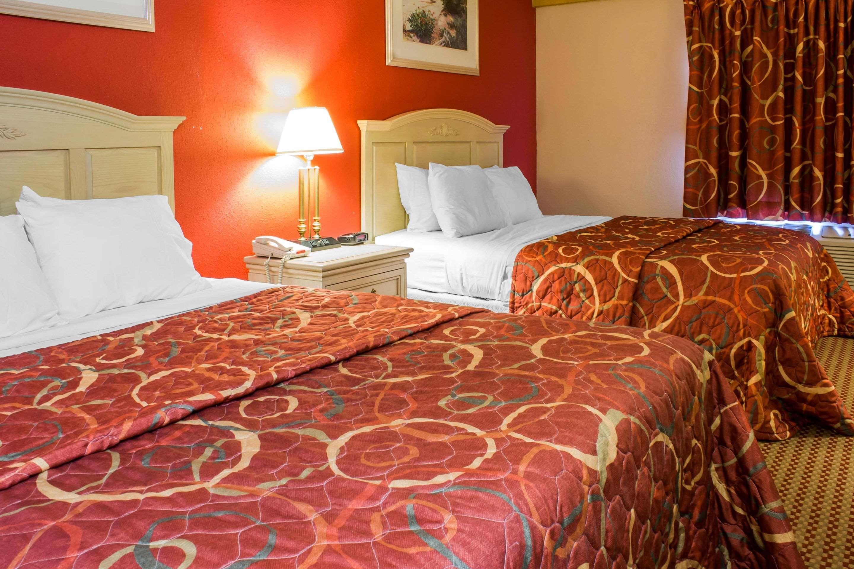 Econo Lodge Inn & Suites Walnut Exterior photo